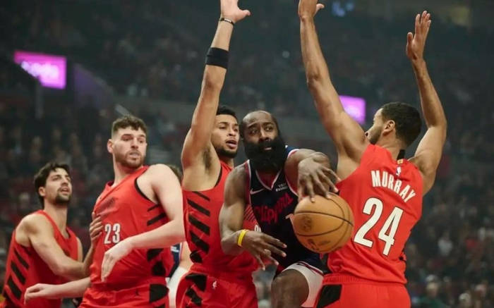 竞彩世界杯 -连续两场比赛命中20+三分，且三分命中率超50%，这不会是常规操作！