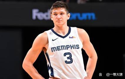 世界杯竞彩 -太阳对阵雷霆裁判报告：共出现1次漏判，关键回合未吹罚狄龙的走步违例